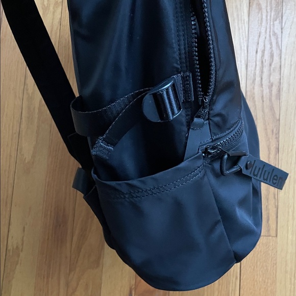 lululemon backpack - Picture 5 of 9